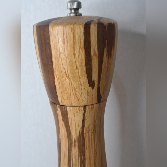 Beautiful Wood Salt & Pepper Shaker/Grinder, Tall Walnut Wood. - Picture 5 of 8